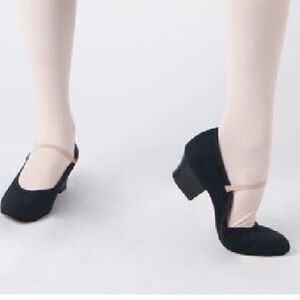 Freed of London Character Shoe with Cuban Heel NWOT